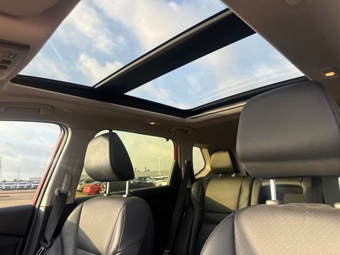Used 2024 Nissan Rogue SV w/ SV Premium Package FWD image 41