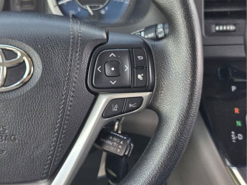 Used 2018 Toyota Sienna LE FWD image 26