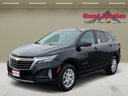 Used 2024 Chevrolet Equinox LT image 3