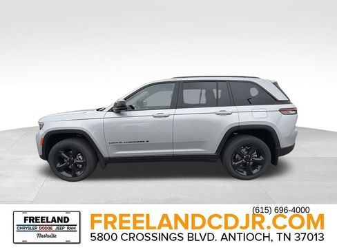 New 2025 Jeep Grand Cherokee Altitude w/ Trailer Tow Package AWD/4WD image 6