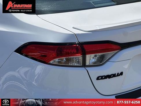 Used 2023 Toyota Corolla SE w/ Carpet Mat Package (TMS) FWD image 12