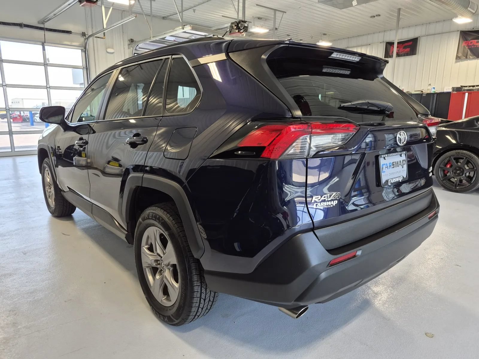Used 2025 Toyota RAV4 XLE AWD/4WD image 5