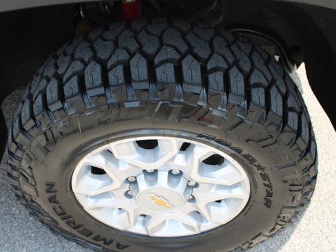 Used 2022 Chevrolet Silverado 2500 LT w/ Convenience Package AWD/4WD image 15