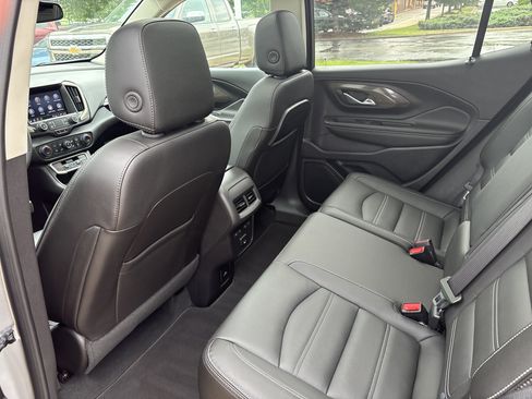 Used 2024 GMC Terrain Denali w/ Denali Premium Package AWD/4WD image 13