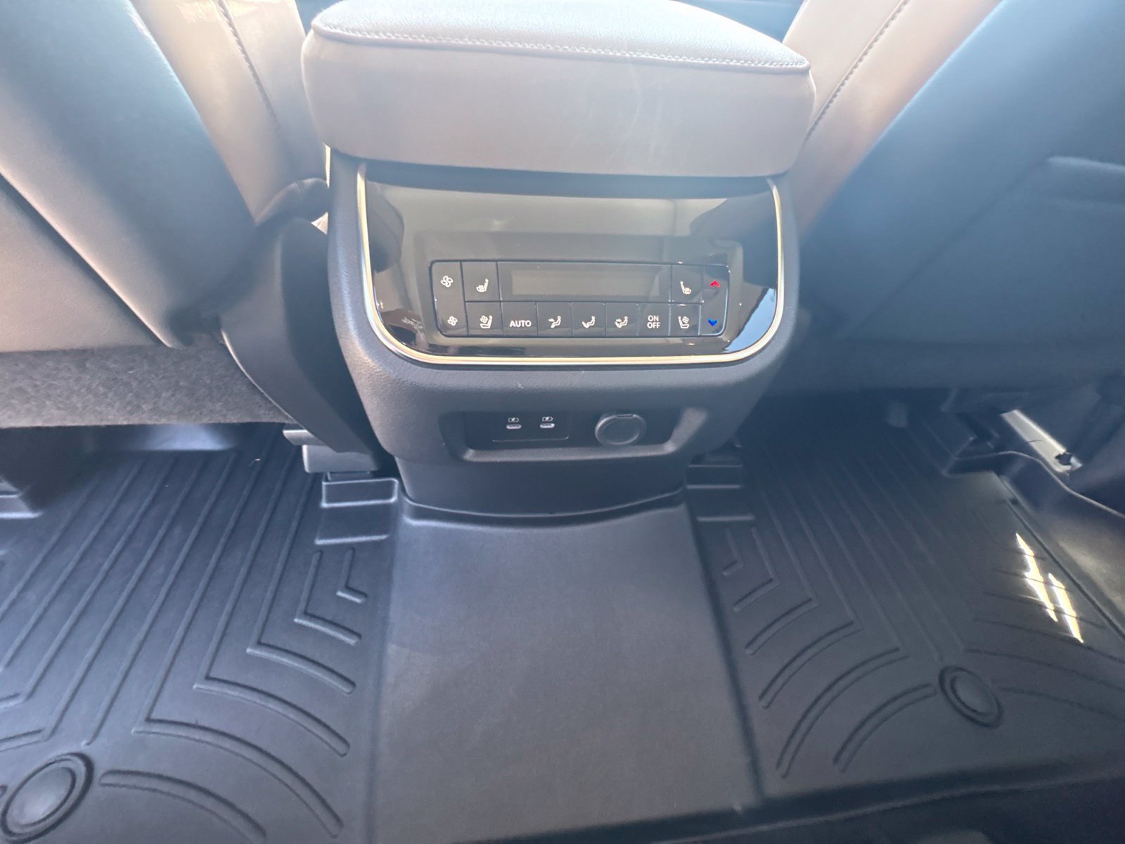 Used 2026 INFINITI QX80 Luxe w/ Cargo Package RWD image 35