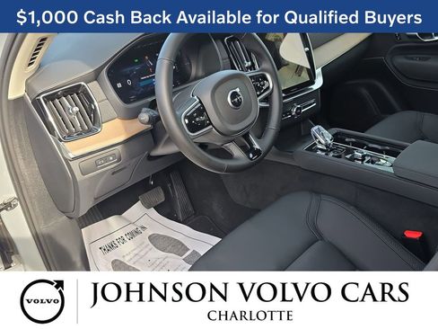 New 2026 Volvo XC90 T8 Plus w/ Protection Package Premier AWD/4WD image 18
