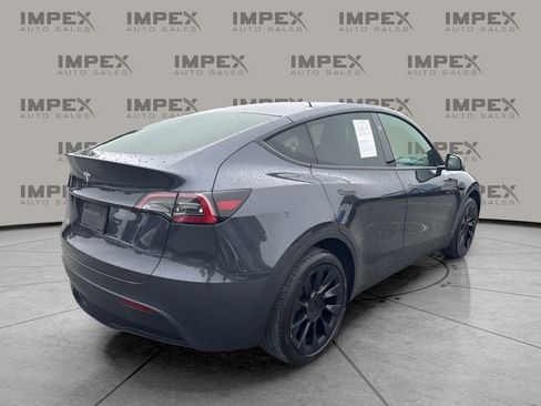 Used 2024 Tesla Model Y Long Range RWD image 5