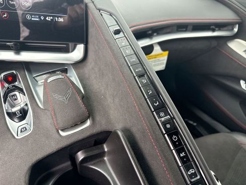 Used 2023 Chevrolet Corvette Stingray Premium Conv w/ Z51 Performance Package image 18