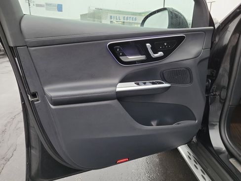 Used 2023 Mercedes-Benz GLC 300 4MATIC image 16