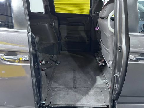 Used 2011 Honda Odyssey EX-L image 18