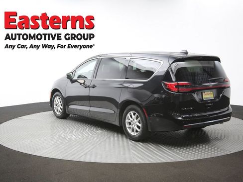 Used 2023 Chrysler Pacifica Touring-L FWD image 66