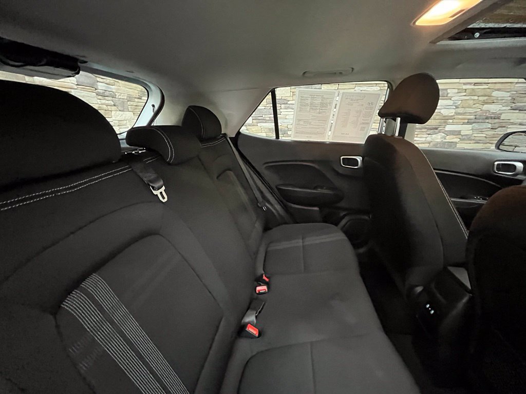 Used 2024 Hyundai Venue SEL FWD image 38