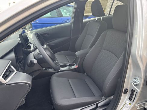 Used 2025 Toyota Corolla LE image 37