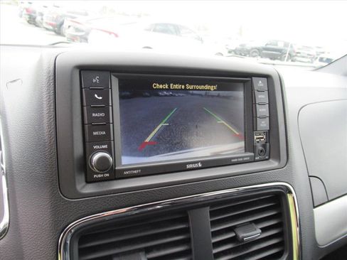 Used 2017 Dodge Grand Caravan GT image 27