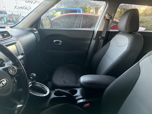Used 2019 Kia Soul + FWD image 8