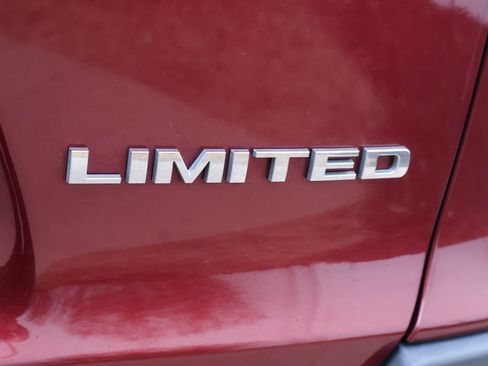 Used 2019 Jeep Cherokee Limited w/ Luxury Group image 18