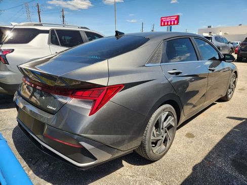 Used 2024 Hyundai Elantra Limited image 5