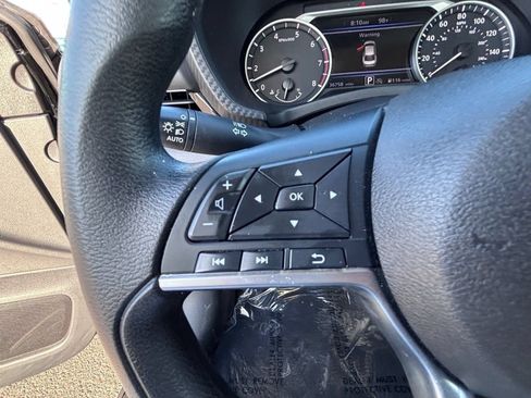 Used 2025 Nissan Sentra SV FWD image 23