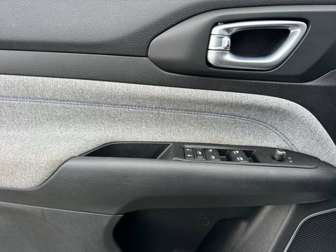 Used 2022 Jeep Compass Latitude w/ Convenience Group image 11