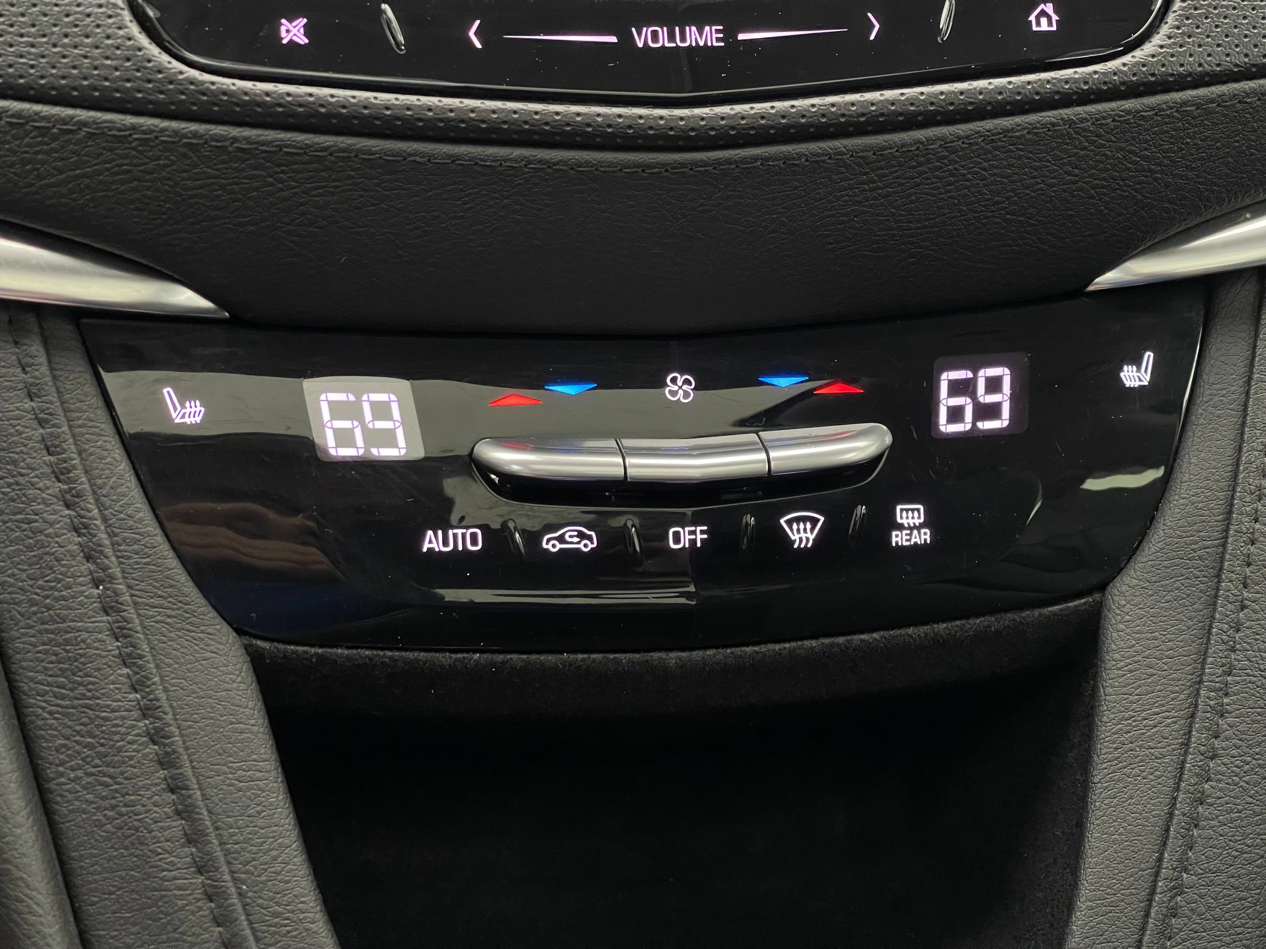 Used 2017 Cadillac XT5 Luxury w/ Driver Awareness Package AWD/4WD image 28