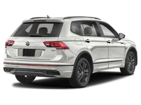Used 2023 Volkswagen Tiguan SE R-Line AWD/4WD image 2