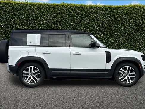 Used 2023 Land Rover Defender 110 SE AWD/4WD image 3