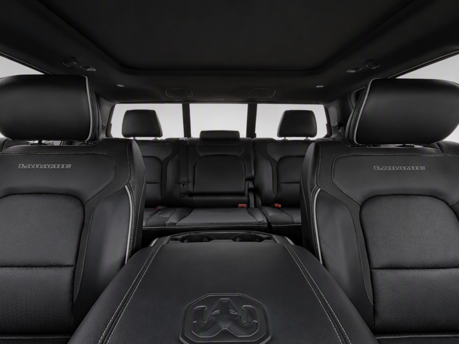 Used 2024 RAM 1500 Laramie AWD/4WD image 10