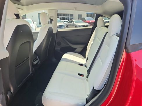Used 2022 Tesla Model Y Performance AWD/4WD image 10