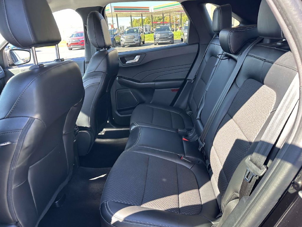 Certified 2023 Ford Escape SE FWD image 12
