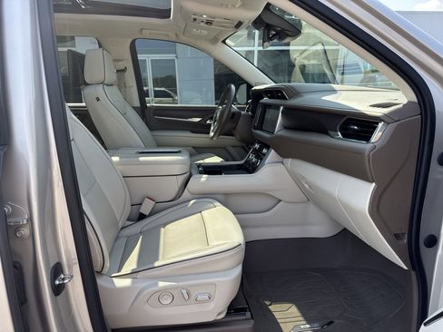 Used 2023 GMC Yukon Denali image 28