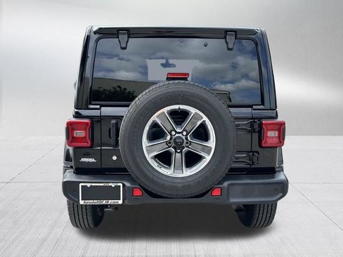 Certified 2018 Jeep Wrangler Unlimited Sahara AWD/4WD image 7