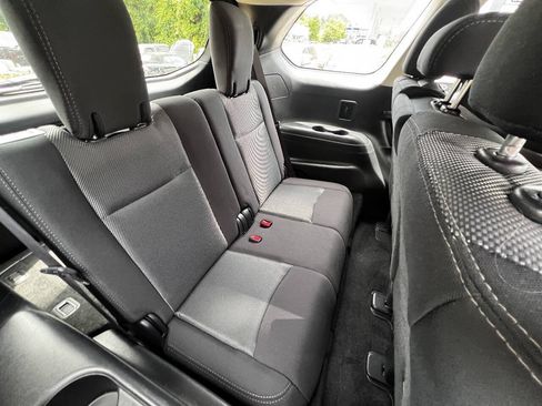 Used 2018 Nissan Pathfinder S AWD/4WD image 12