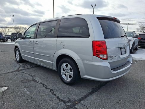 Used 2012 Dodge Grand Caravan SXT image 4