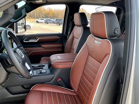 New 2026 GMC Sierra 3500 Denali Ultimate w/ LPO, Black Badging Package image 9