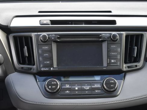 Used 2015 Toyota RAV4 XLE FWD image 17