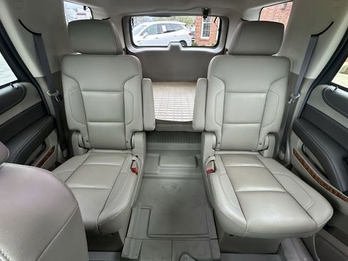 Used 2020 Chevrolet Tahoe Premier w/ Premier 6.2L Value Package image 23