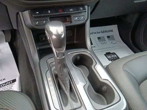 Used 2022 GMC Canyon AT4 w/ Trailering Package image 25