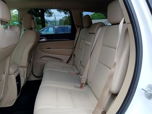 Used 2021 Jeep Grand Cherokee Laredo image 11
