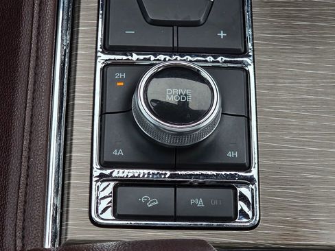 Used 2023 Ford Expedition Limited image 19