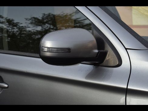 Used 2016 Mitsubishi Outlander SE FWD image 46