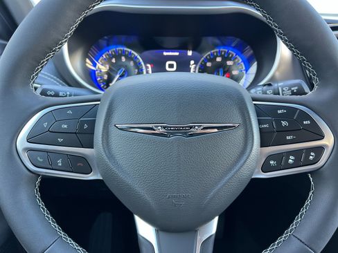 New 2026 Chrysler Pacifica Select image 24
