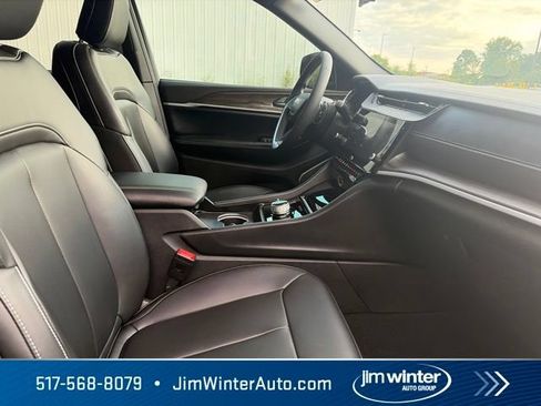 Used 2026 Jeep Grand Cherokee Limited AWD/4WD image 13