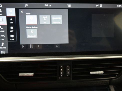 Used 2019 Porsche Cayenne AWD/4WD image 29