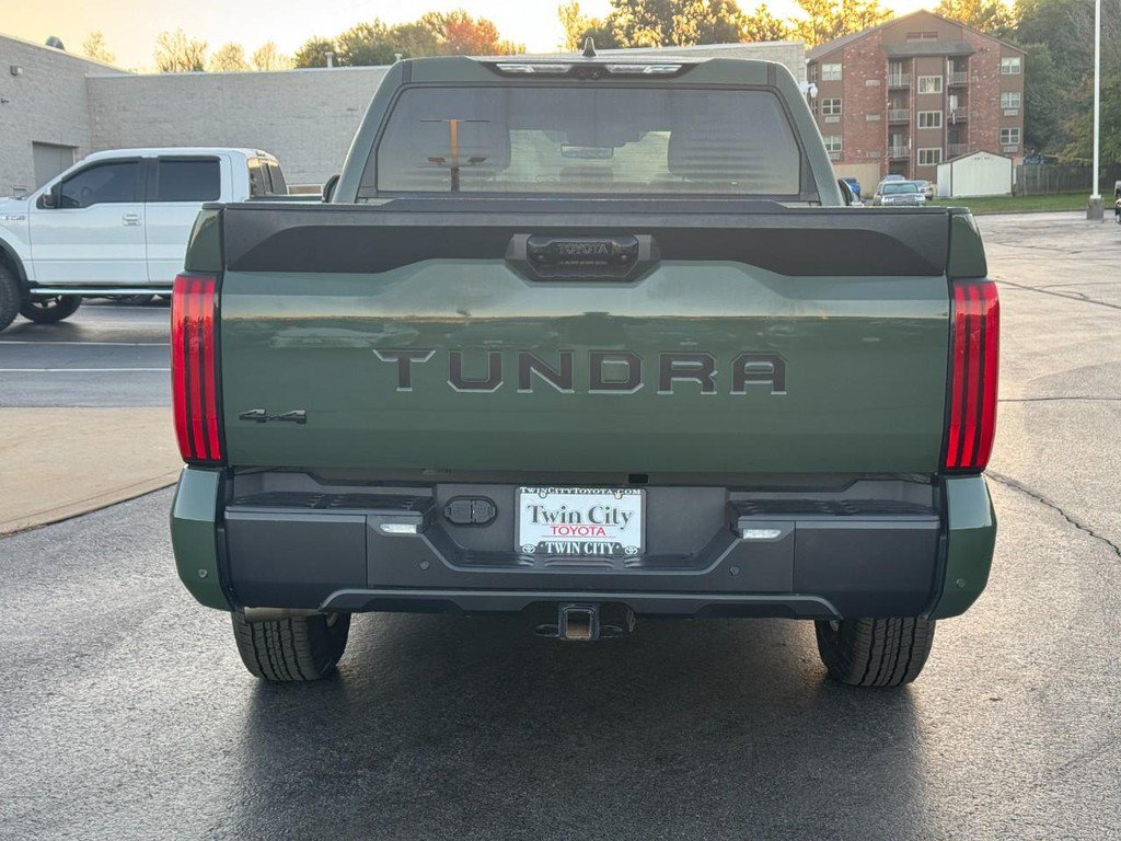 Used 2022 Toyota Tundra SR5 w/ Advanced Technology Package AWD/4WD image 4