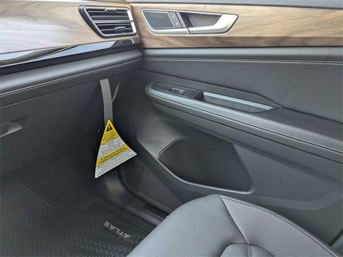 New 2026 Volkswagen Atlas SE image 19