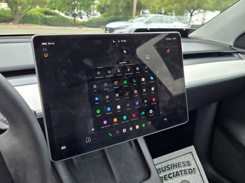 Used 2023 Tesla Model Y Performance AWD/4WD image 23