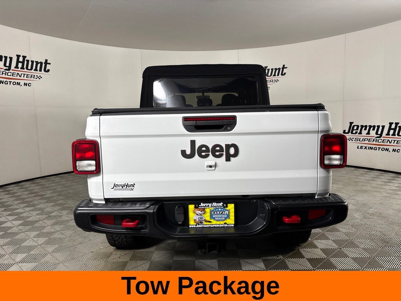 Used 2023 Jeep Gladiator Rubicon w/ Trailer Tow Package AWD/4WD image 7