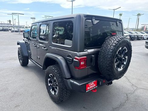 Used 2024 Jeep Wrangler Unlimited Rubicon w/ Convenience Group AWD/4WD image 5