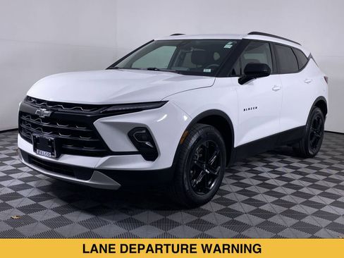 Certified 2024 Chevrolet Blazer LT w/ Convenience Package FWD image 31