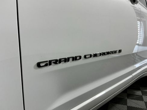 Used 2025 Jeep Grand Cherokee L Summit AWD/4WD image 35